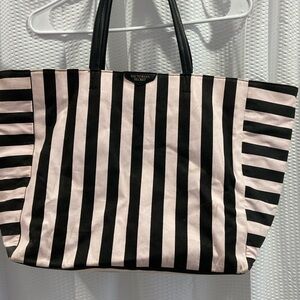 Victoria’s Secret handbag beach bag . Light pink and black. Like new.